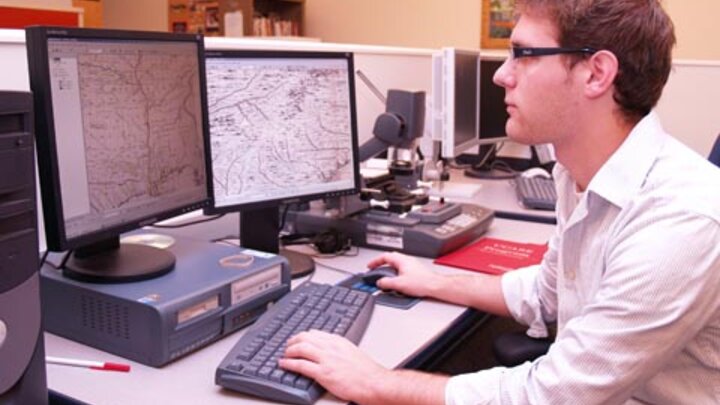 UCARE supports opportunities for undergraduates to participate in UNL research or creative activities while working under supervision of a faculty advisor.